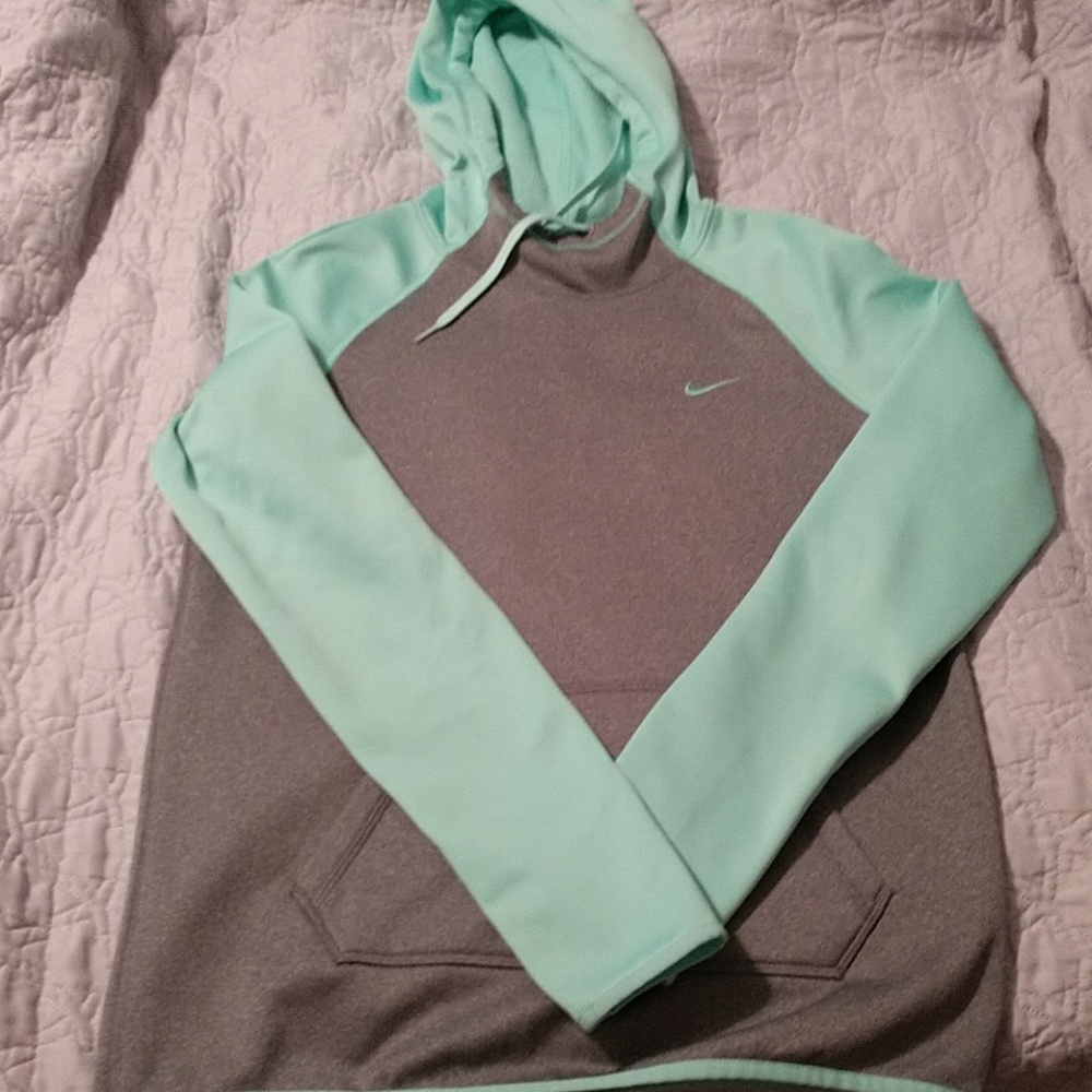 Therma fit Nike hoodie